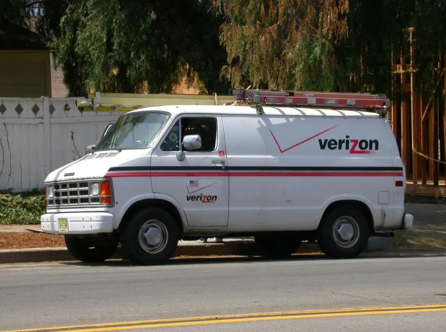 Verizon_van_1.jpg